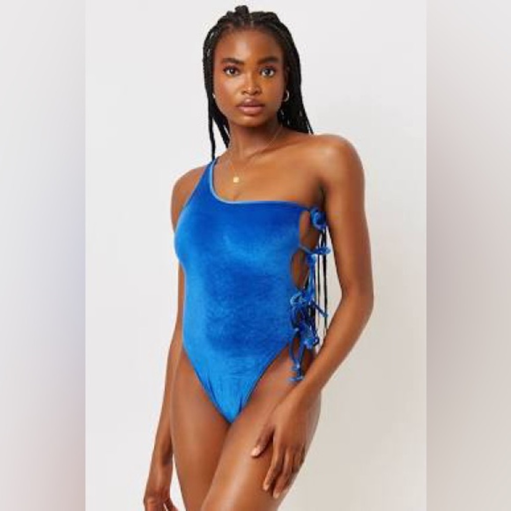 Frankie’s blue velvet one piece swimsuit